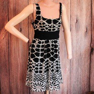 Forever Dress Black & White Large